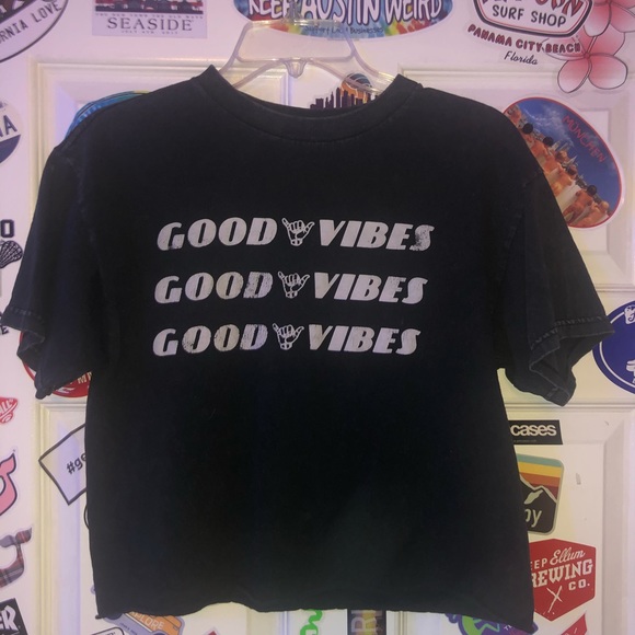 “GOOD VIBES” 🤟🏼CROP TOP!!🔥🔥 - Picture 1 of 3